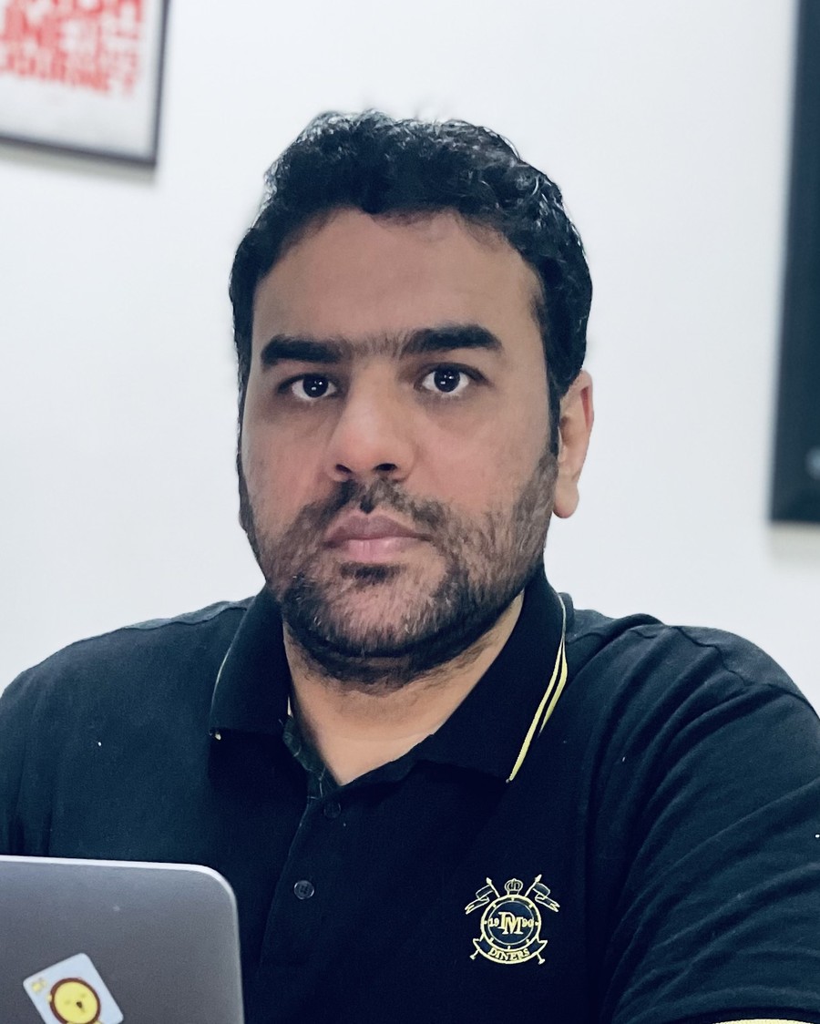 Home Adnan Shafiq, vibe coding, AI and business strategy consultant
